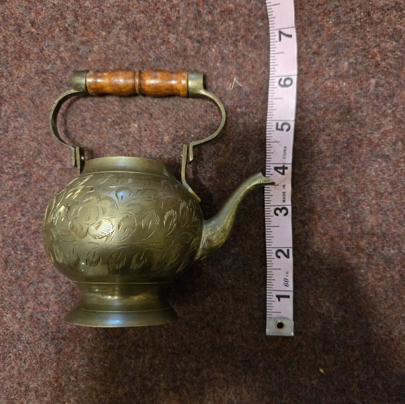 Etched Small Brass Vintage Kettle - Picture 2 of 8